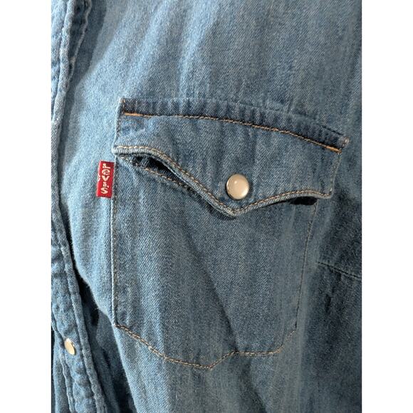 Levis Denim Shirt Women Size XL Blue Sawtooth Pearl Snaps Western Red Tab Rodeo - Picture 2 of 15